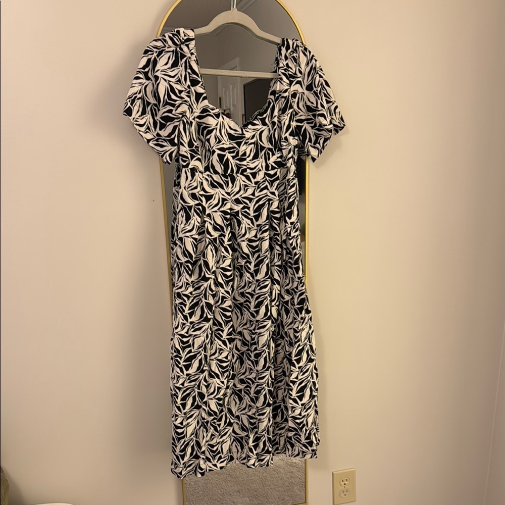 Elegant Black and White Leaf Print Dress